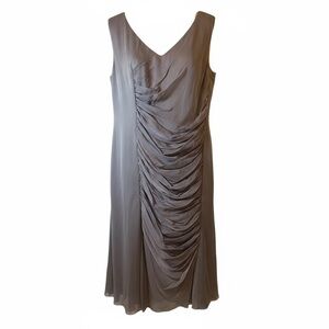 Lilac Sleeveless Evening Dress